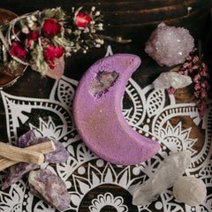 Hotsy Totsy Haus - Amethyst Moon Bath Bomb