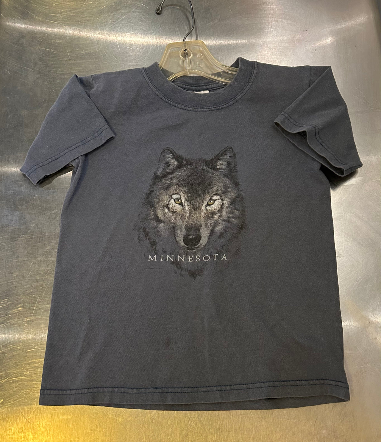 Apple Vintage - Apparel - Minnesota wolf tee