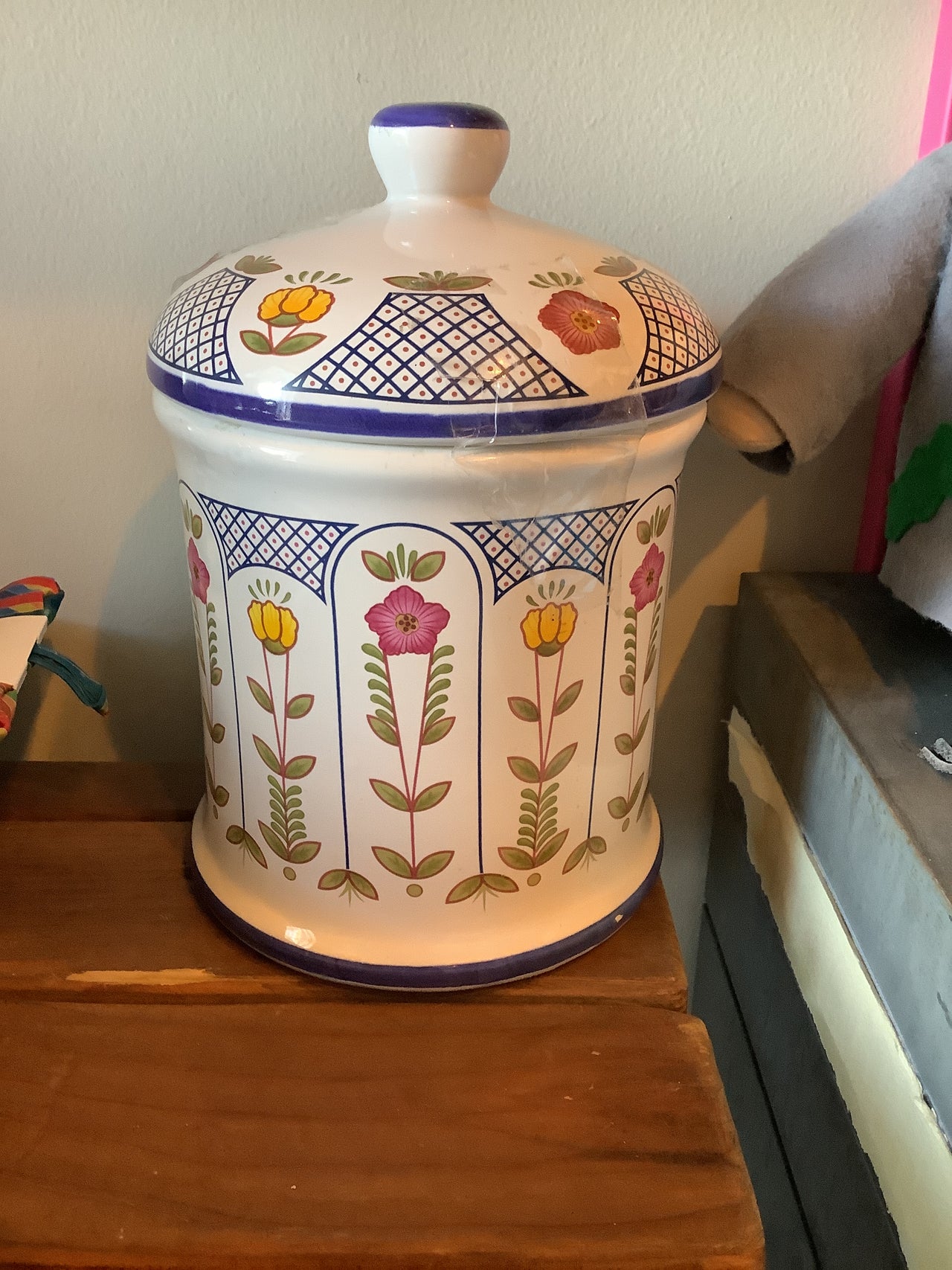 Vintage Glassware -  Vintage Ceramic Cookie Jar