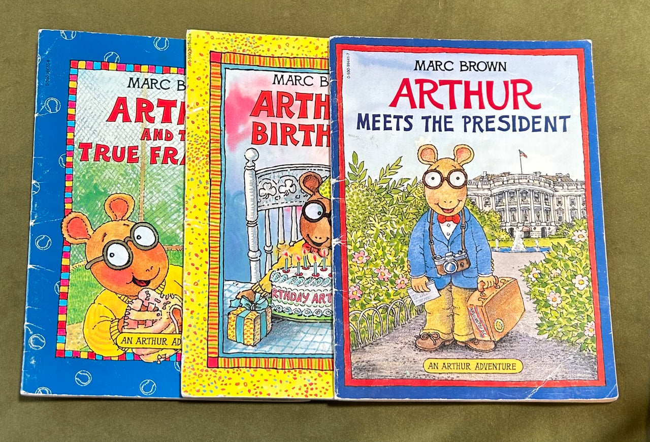 Apple Vintage - Book - Arthur books