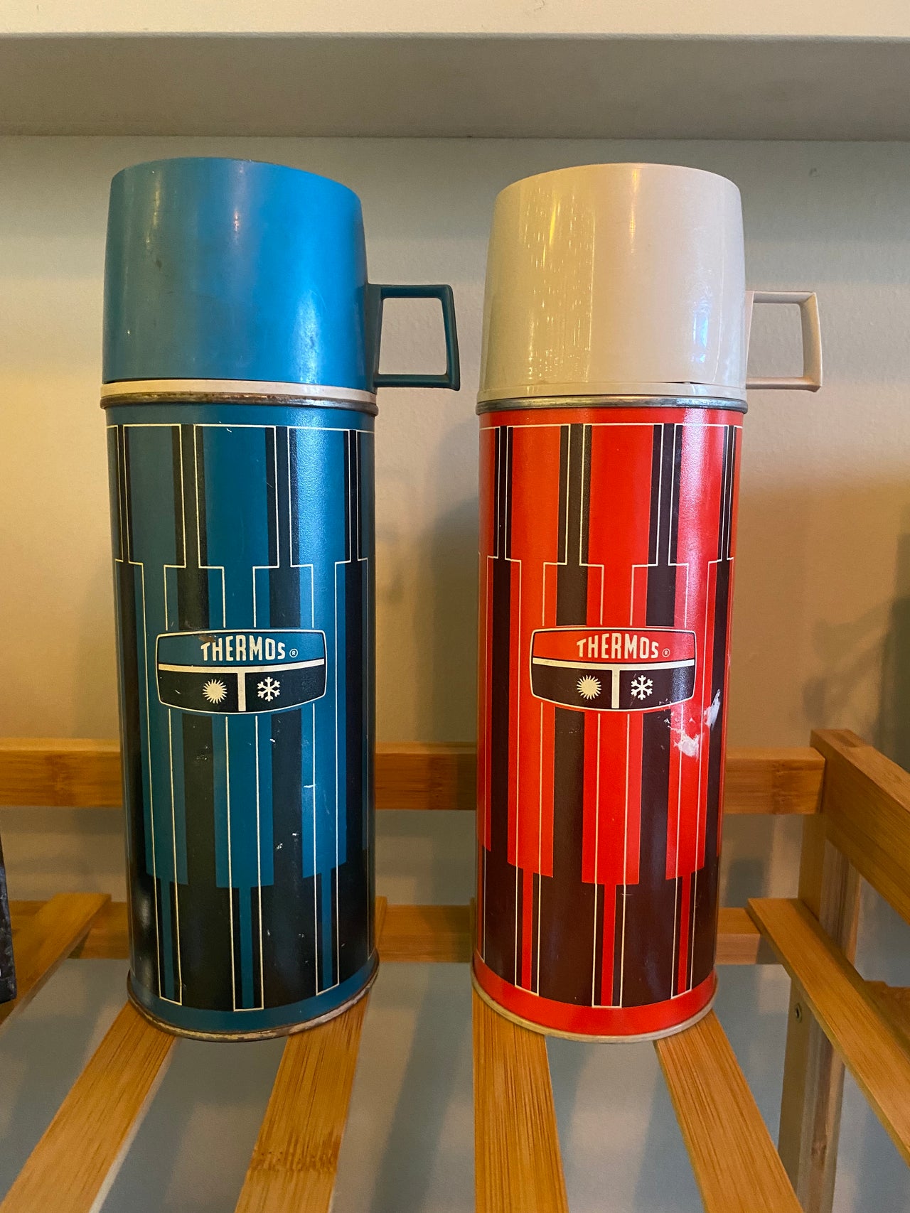 Apple Vintage - Home Decor - Thermos Bottles 70s