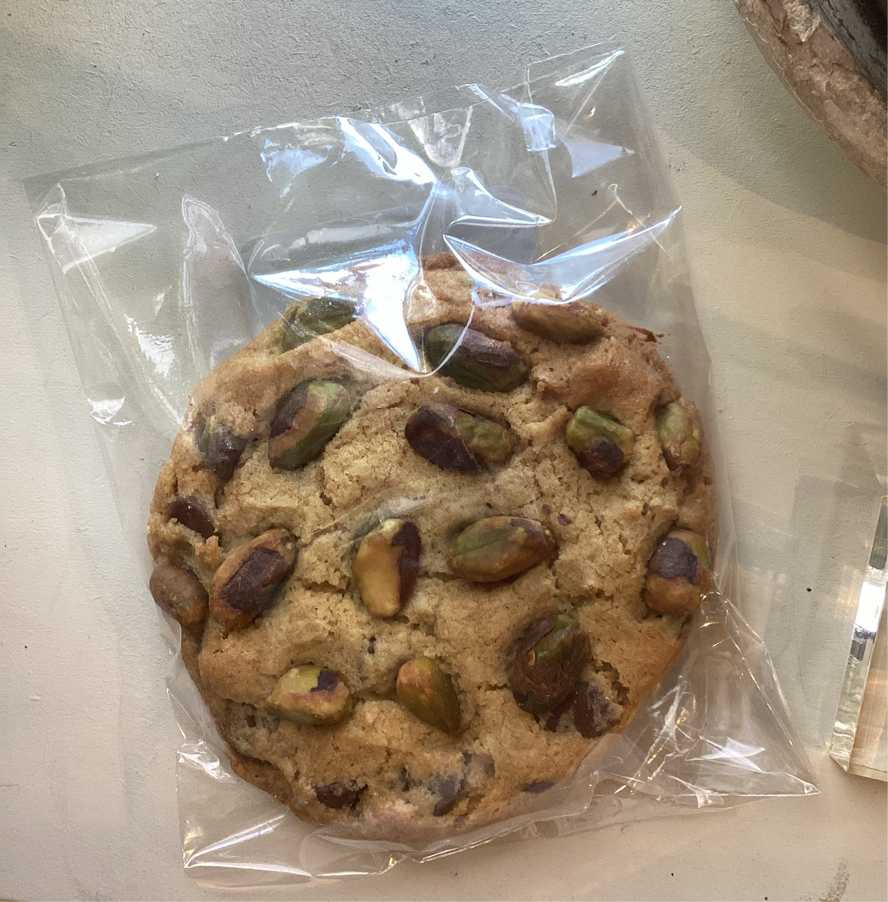 Sunset Comida - Pistachio Chocolate Chip Cookie