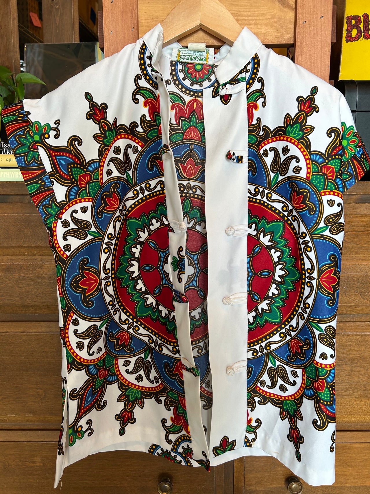 Flyby Provisions - Vintage Clothing - Waltah Clarke’s Mandarin-Style Banded Blouse