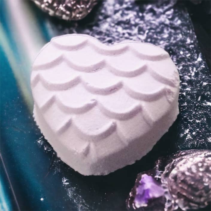 Hotsy Totsy Haus - Lavender Siren Mermaid Heart Bath Bomb