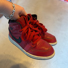 Apple Vintage - Apparel - Kids red Jordans