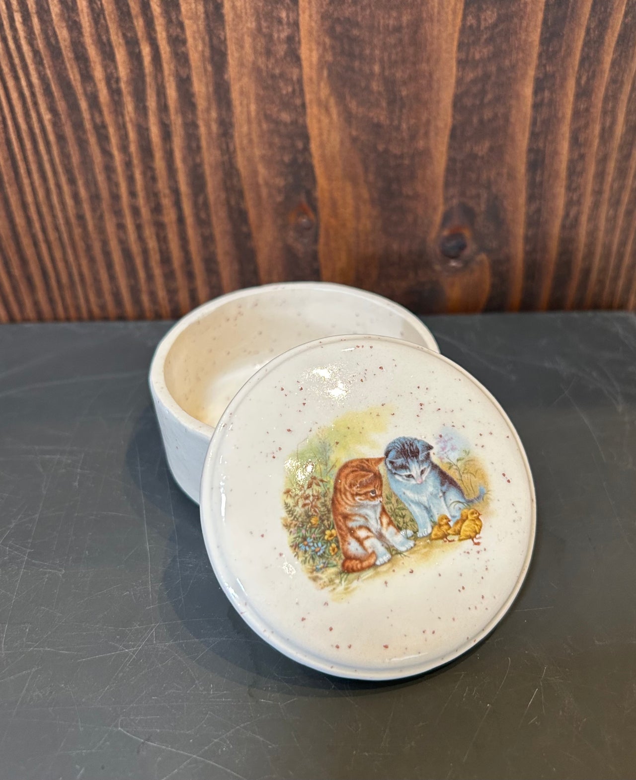 Flyby Provisions - Vintage - Trinket Box kittens