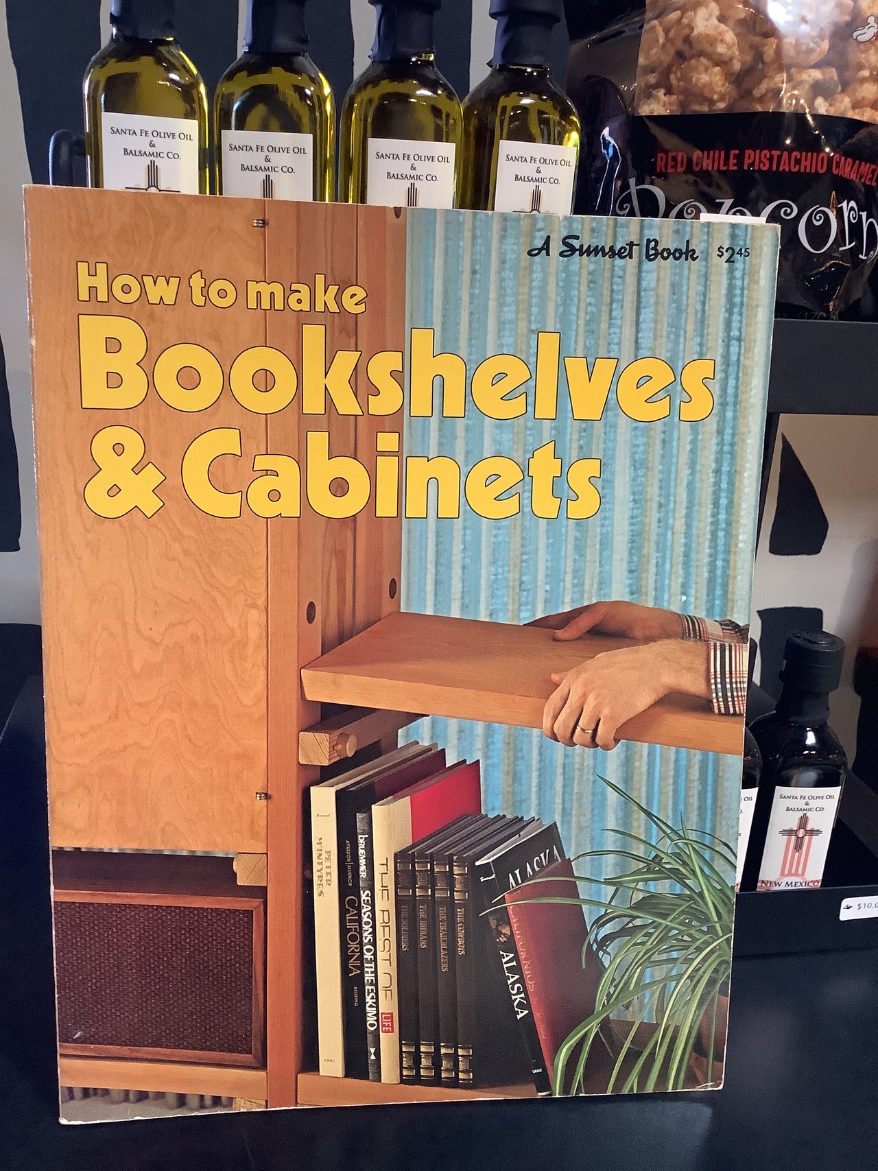Vintage Books - A Sunset Book How to Make Bookshelves & Cabinets