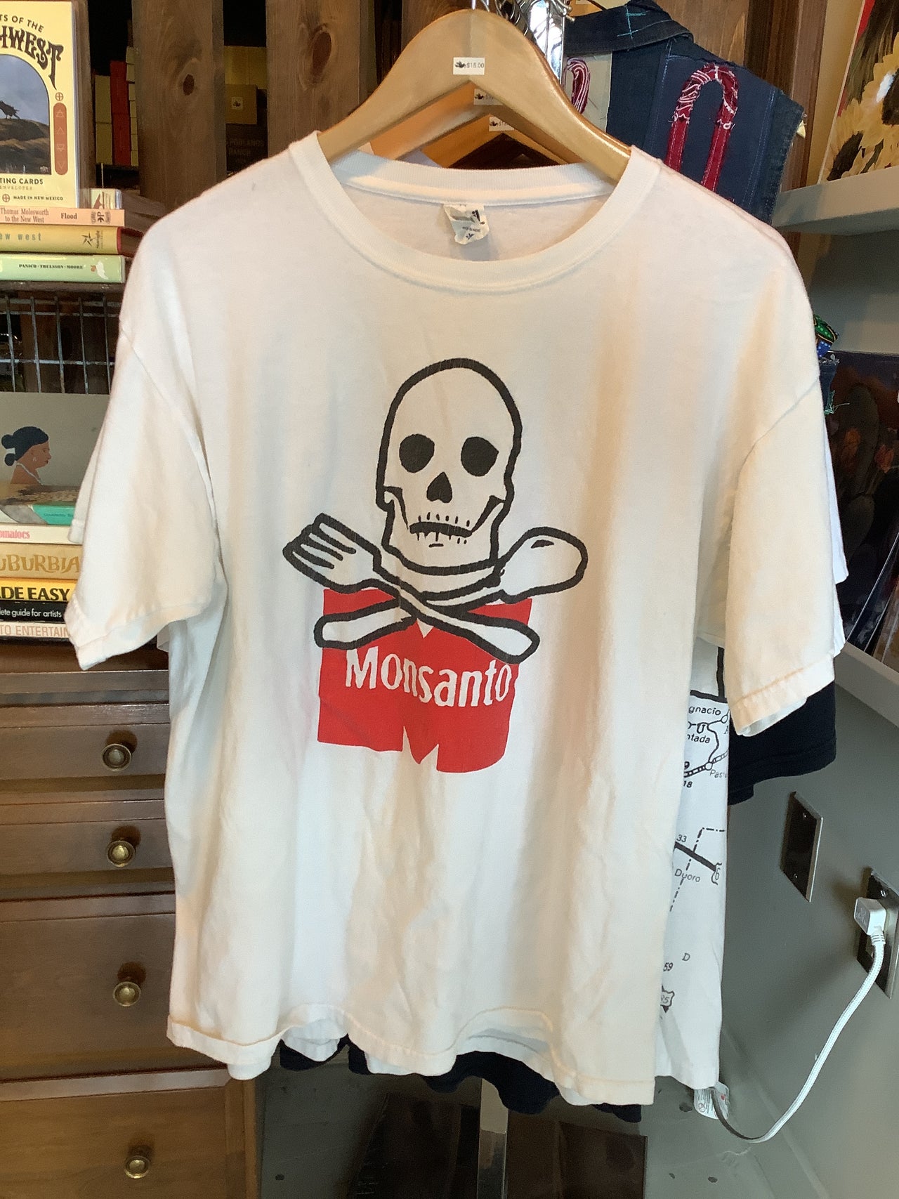 Apple Vintage - Vintage Clothing -  Monsanto tee XL
