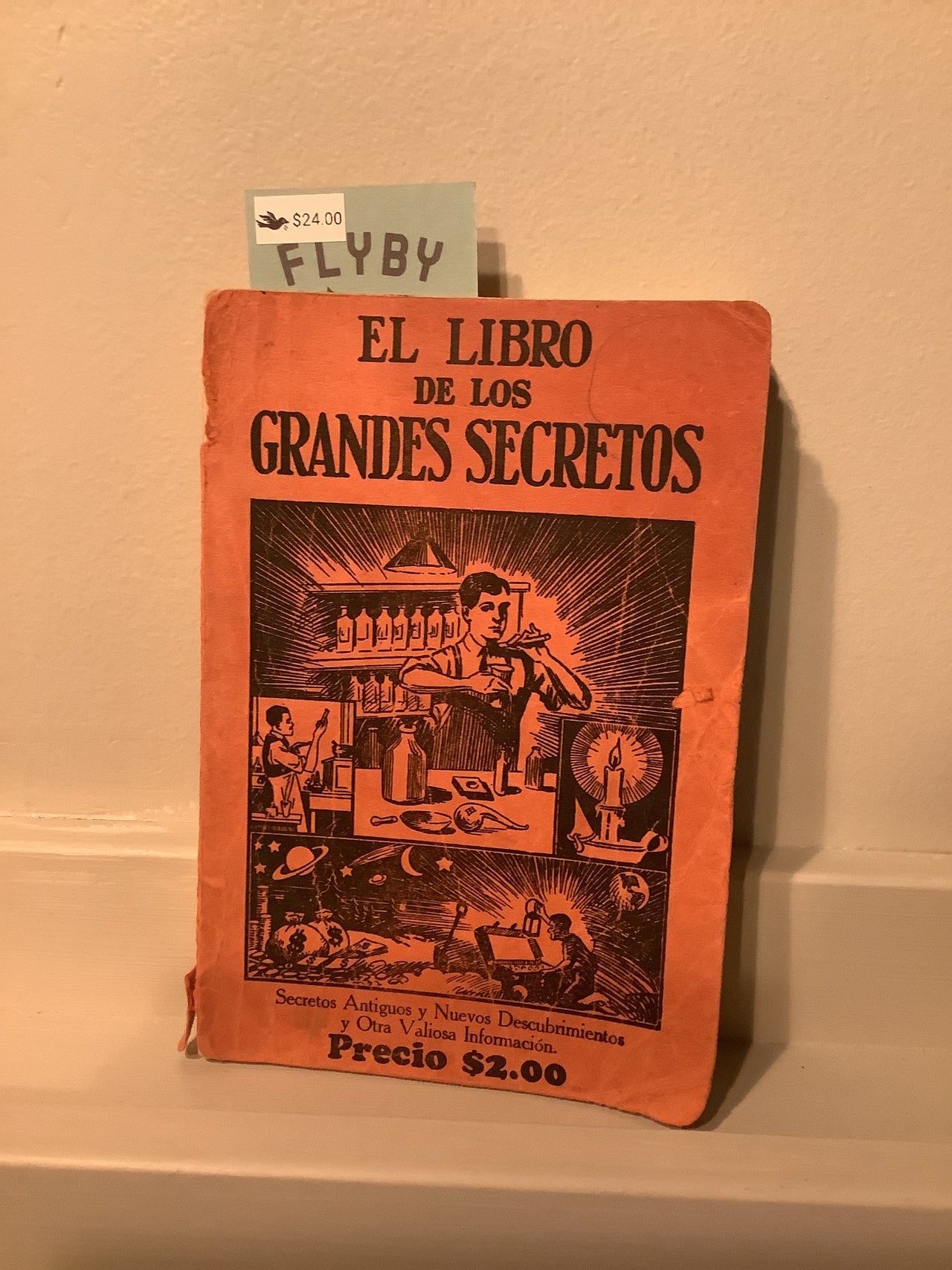 Flyby Provisions - Vintage book - El Libra de Los Grandes Secretos