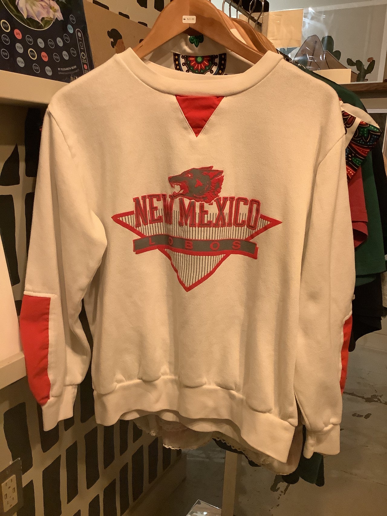 Flyby Provisions - Vintage Clothing - Vintage UNM LOBOS Crewneck