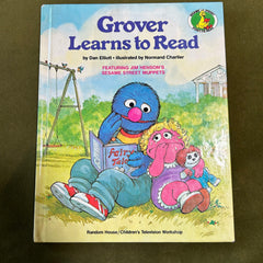 Apple Vintage - Book - Grover learns to read