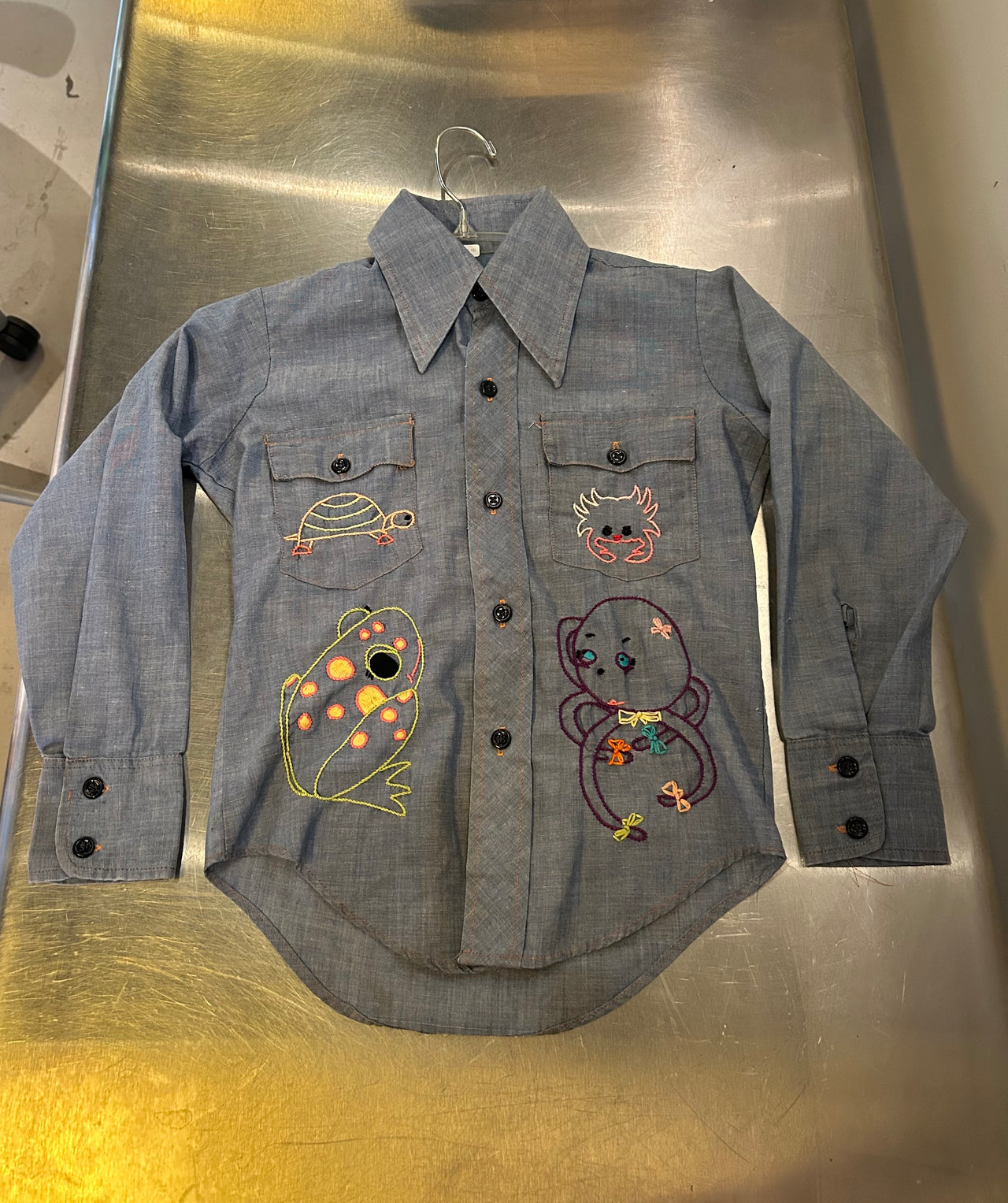 Apple Vintage - Apparel - Denim embroidered button down