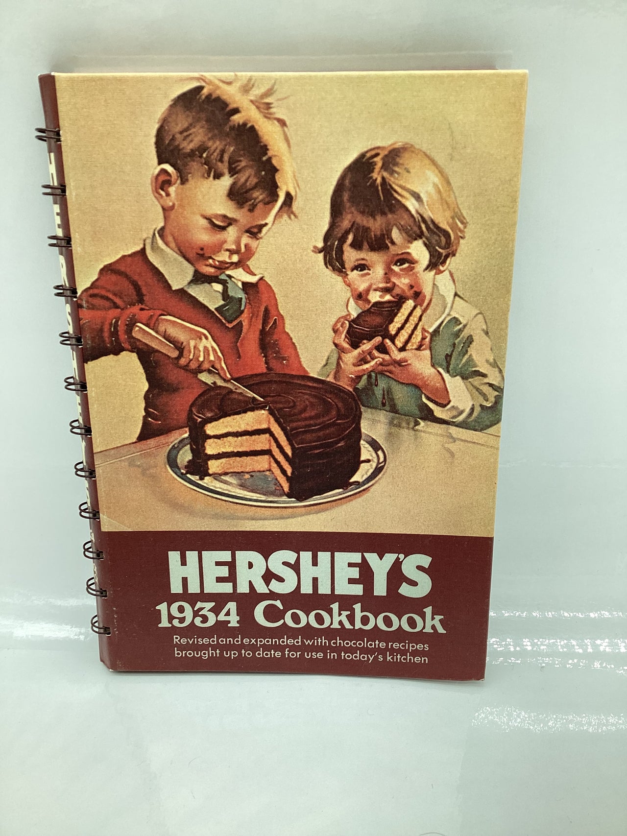 Apple Vintage - Book - Hershey’s 1934 Cookbook