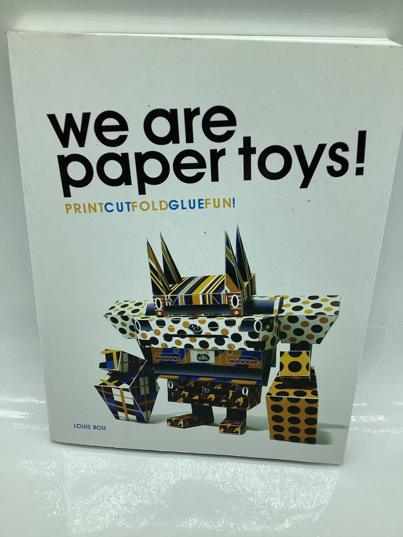 Apple Vintage - Book - we are paper toys!