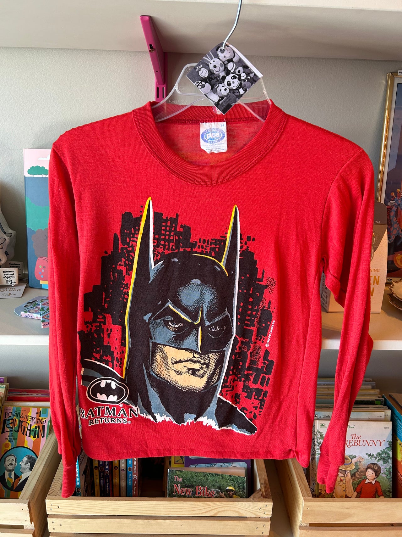 Apple Vintage - Apparel - Red Batman long sleeve tee