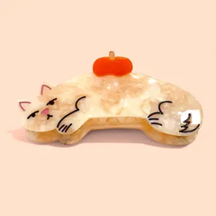 Carolyn Suzuki-  Cat Hair Claw